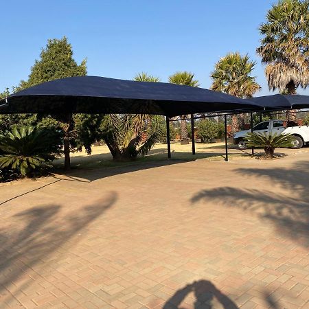 Tamarisk Guest Lodge Benoni Eksteriør bilde